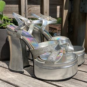 90s/00s Silver Platform High Heels with buckled straps, rare find, size 6